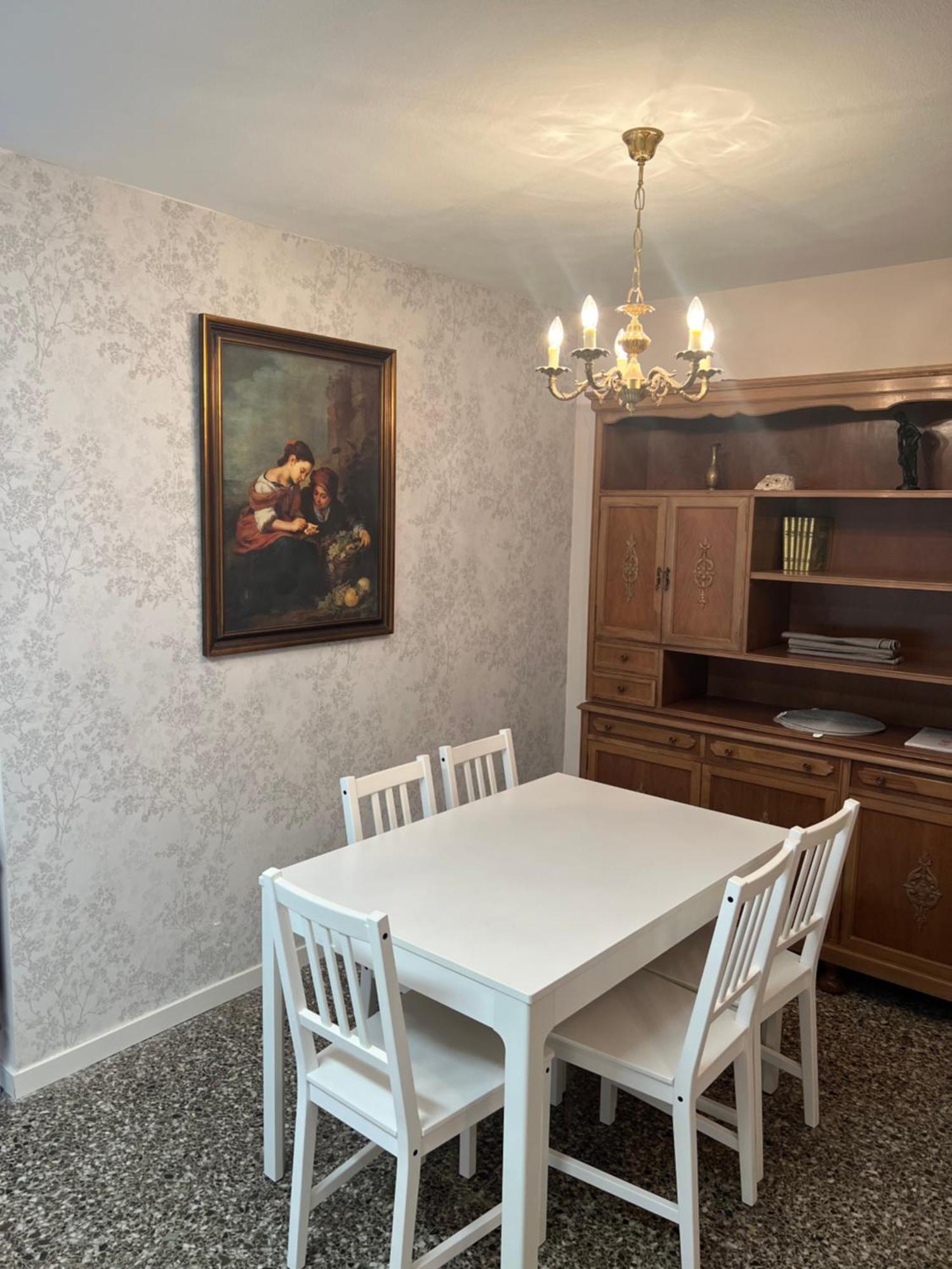 Centrally-Located, Spacious Flat At Historic Centre & Short Walk To Beach Alicante Kültér fotó