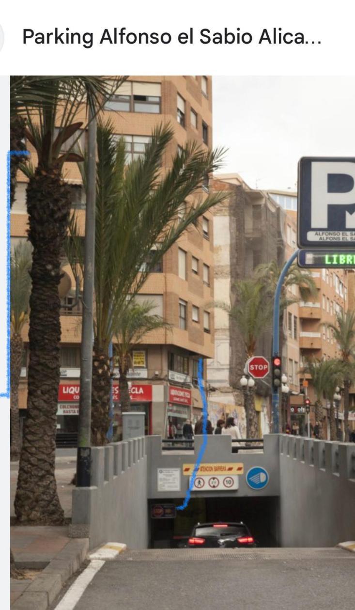 Centrally-Located, Spacious Flat At Historic Centre & Short Walk To Beach Alicante Kültér fotó
