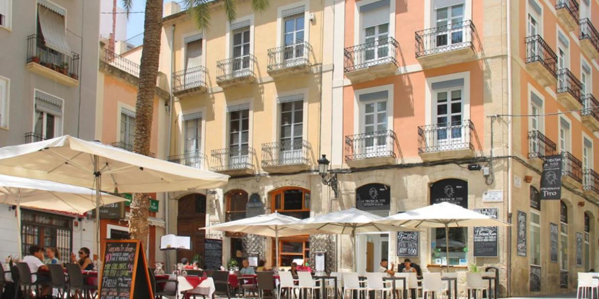 Centrally-Located, Spacious Flat At Historic Centre & Short Walk To Beach Alicante Kültér fotó