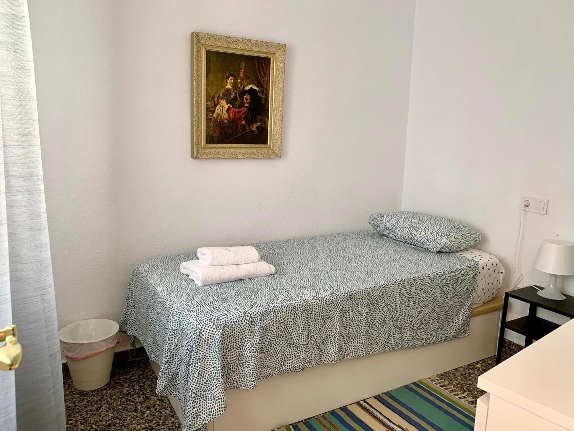 Centrally-Located, Spacious Flat At Historic Centre & Short Walk To Beach Alicante Kültér fotó