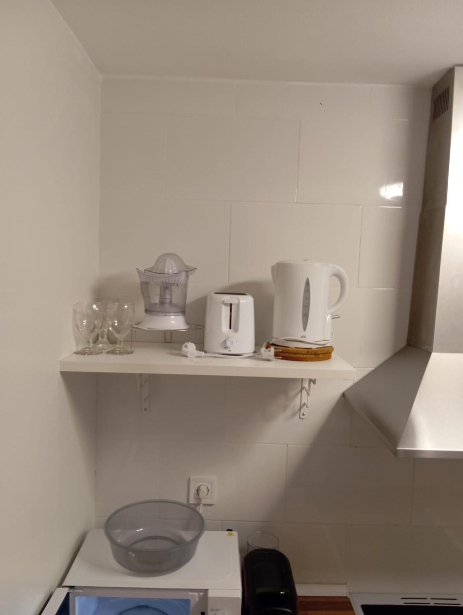 Centrally-Located, Spacious Flat At Historic Centre & Short Walk To Beach Alicante Kültér fotó
